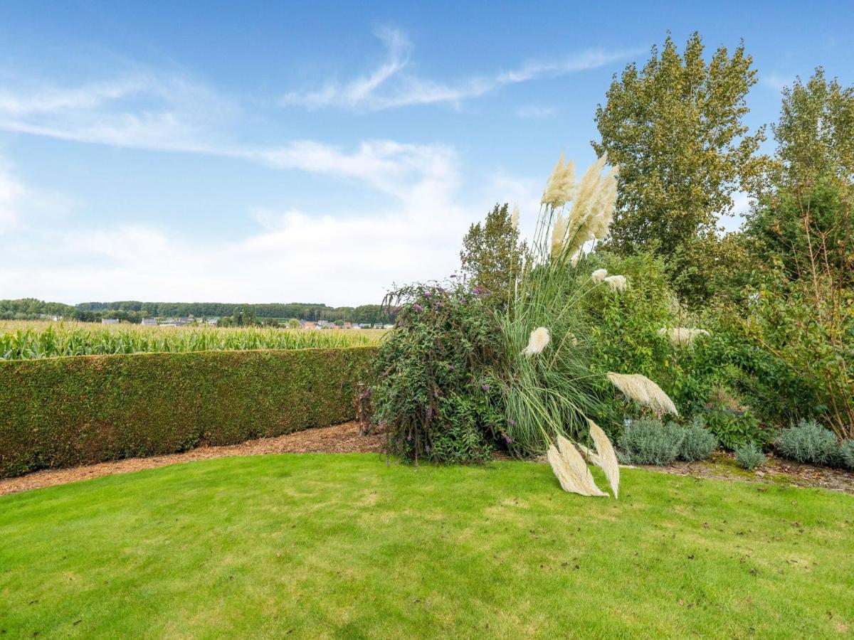 Stunning Holiday Home In Oombergen With Terrace And Garden Zottegem Eksteriør bilde